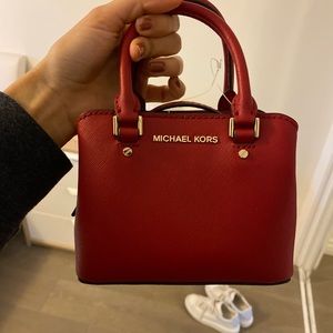 michael kors giftables savannah mini crossbody